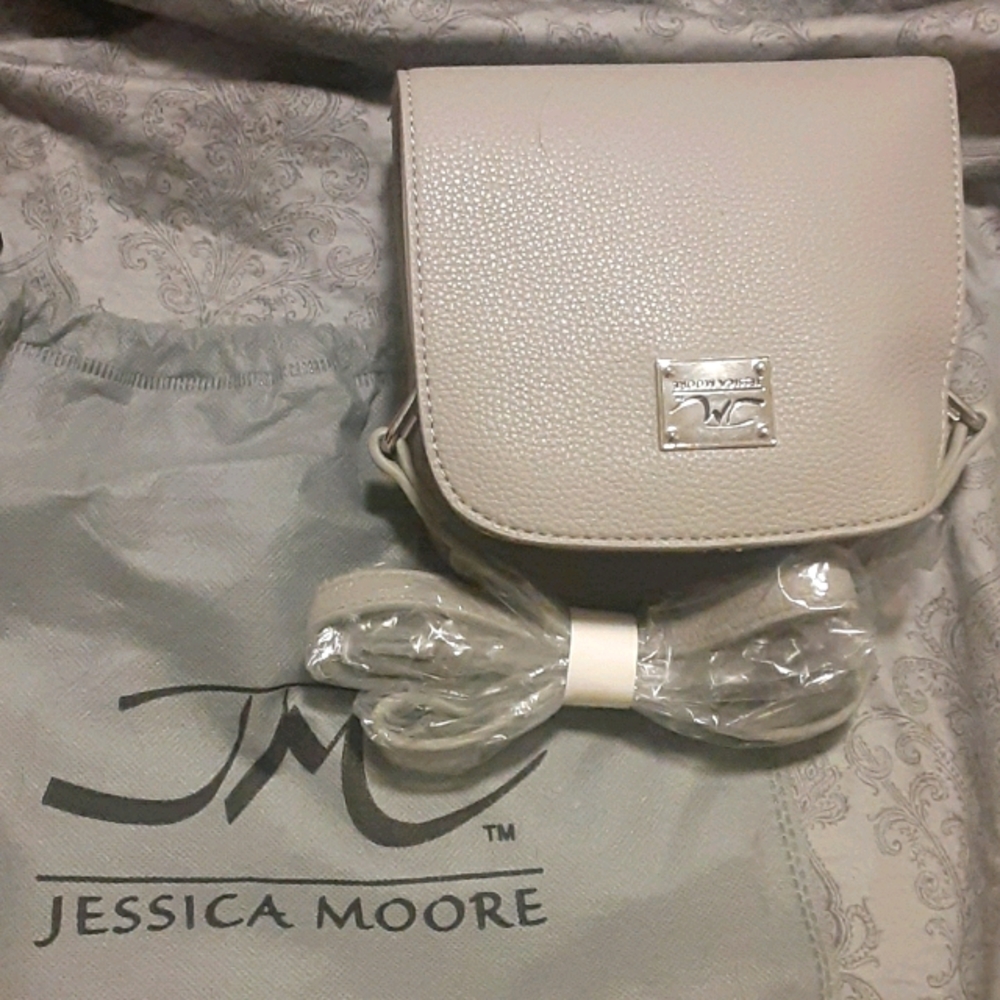 Jessica Morre crossbody